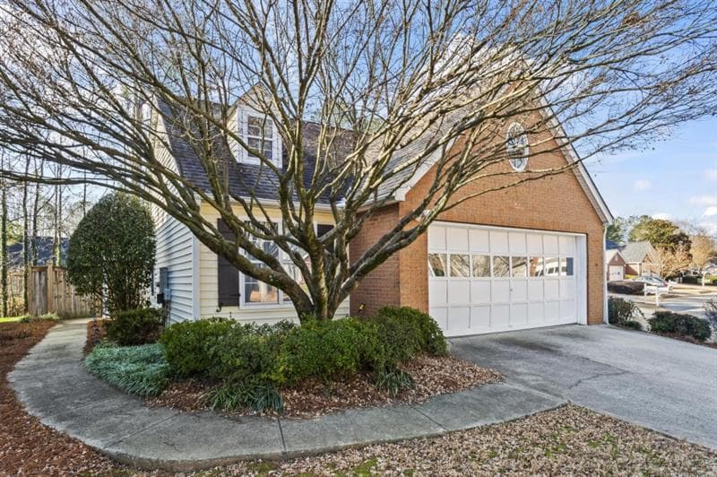 261 Dennis Drive, Alpharetta, GA 30009 — most recent listing photo