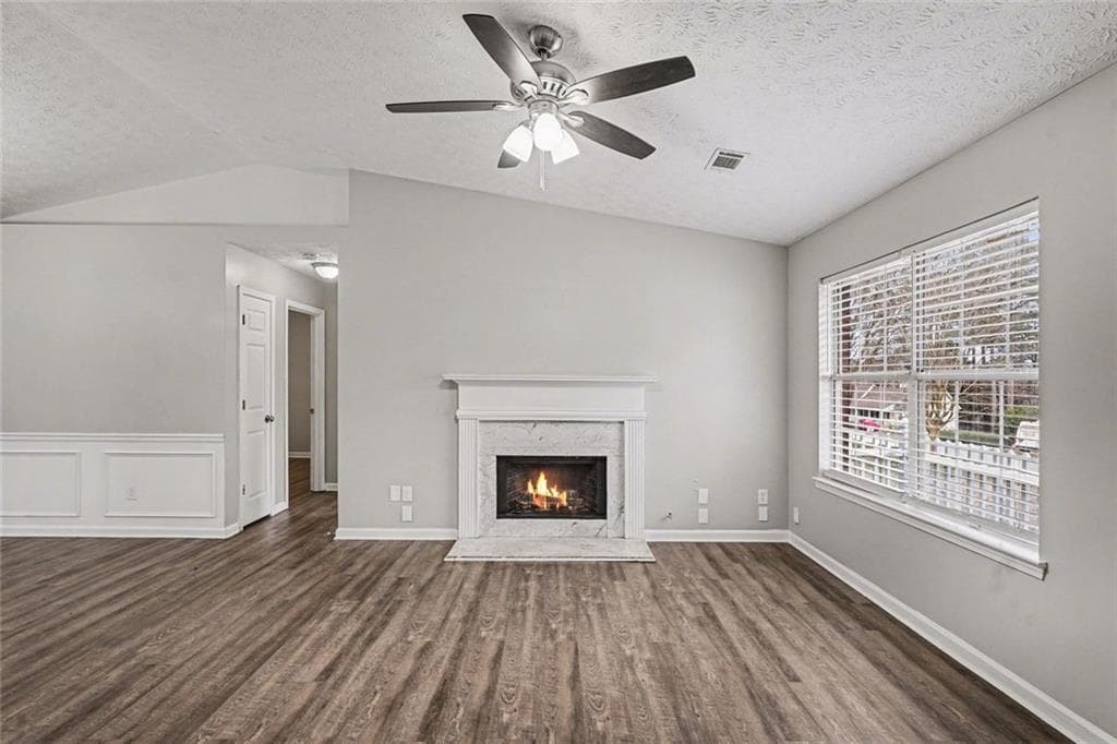 3 bedroom, 2 bathroom, 1,389 sq ft single family residence for sale at 1141 Sunday Lane, Jonesboro, GA 30238 — photo 6