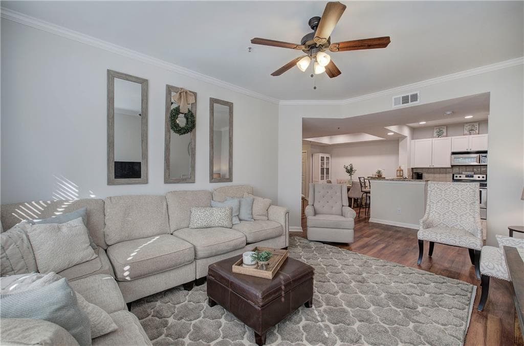 2 bedroom, 2 bathroom, 1,181 sq ft condominium sold at 1250 Parkwood Circle 300-2107, Atlanta, GA 30339