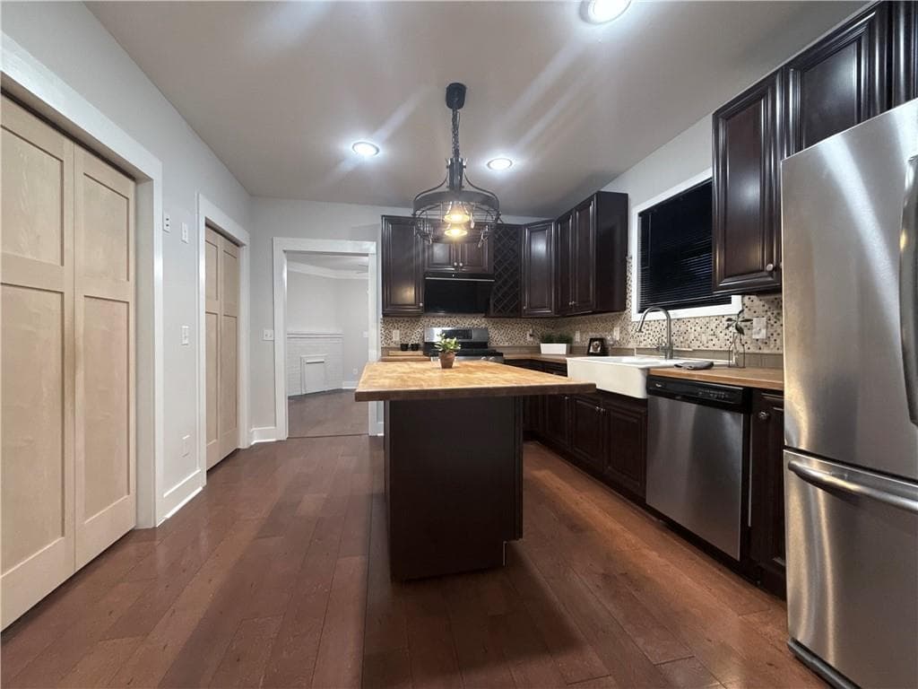 5 bedroom, 4 bathroom, 2,224 sq ft single family residence for sale at 1647 Walker Avenue, Atlanta, GA 30337 — photo 8