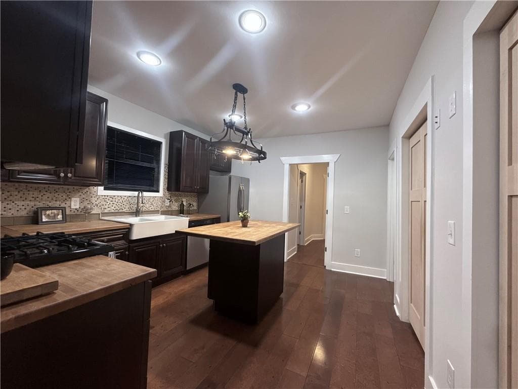 5 bedroom, 4 bathroom, 2,224 sq ft single family residence for sale at 1647 Walker Avenue, Atlanta, GA 30337 — photo 9
