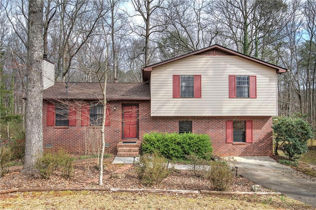 4 bedroom, 2 bathroom, 1,776 sq ft single family residence sold at 1513 Glenn Place, Mableton, GA 30126