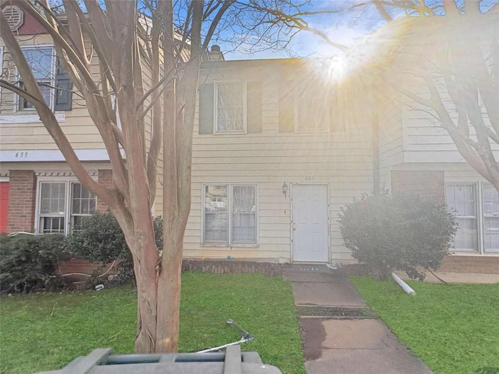2 bedroom, 3 bathroom, 1,080 sq ft townhouse for sale at 661 Browning Lane, Conyers, GA 30013 — photo 1 of 1