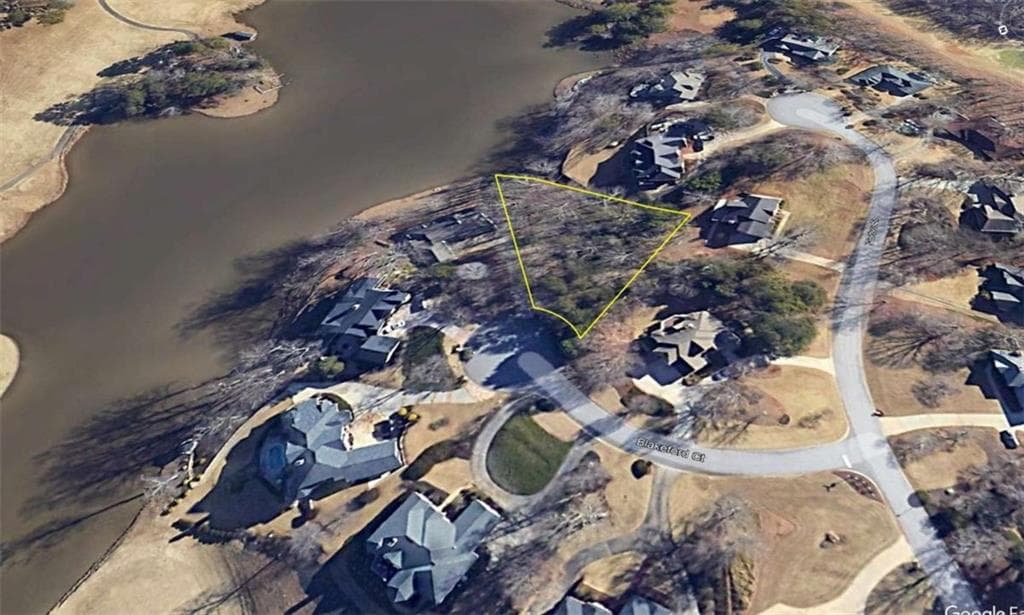 4 bedroom, 5 bathroom, 3,455 sq ft single family residence for sale at 4610 Blakeford Court, Flowery Branch, GA 30542 — photo 4