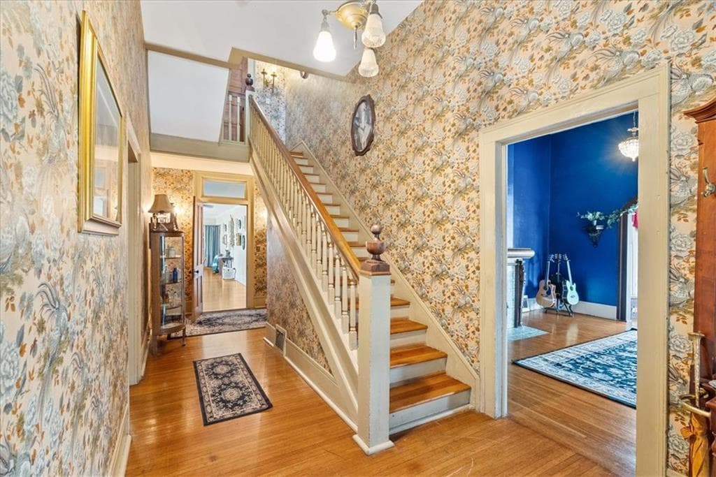 5 bedroom, 5 bathroom, 3,987 sq ft single family residence for sale at 38 Alabama Street, Cave Spring, GA 30124 — photo 6