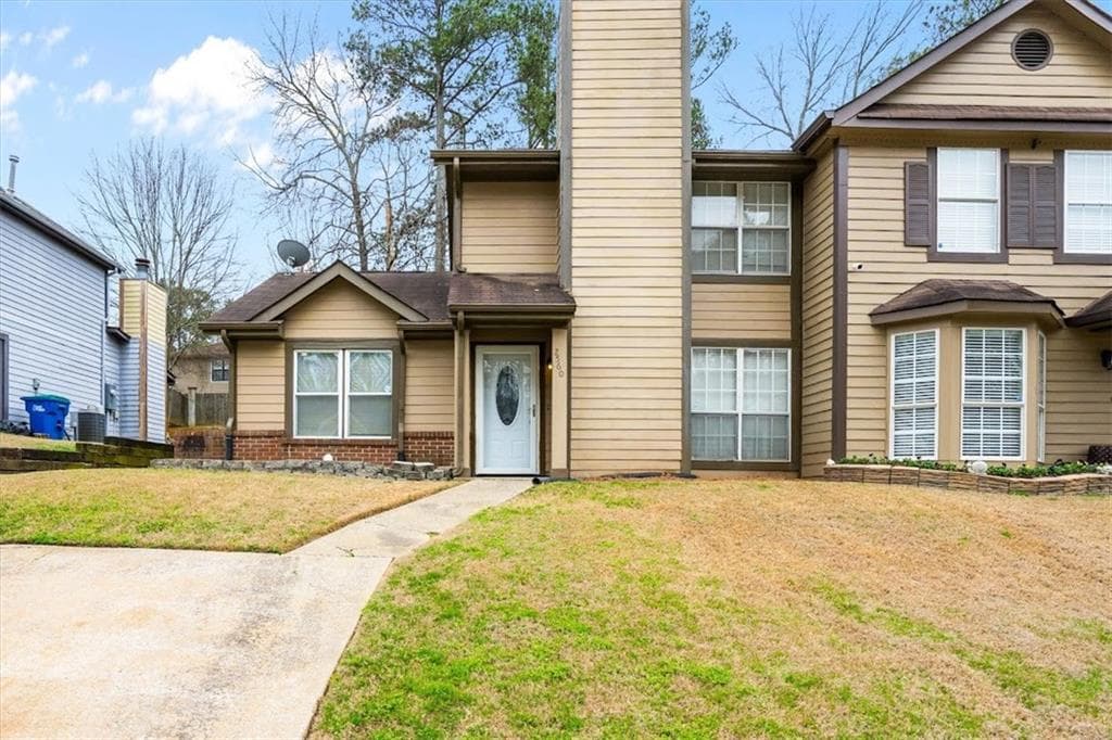 3 bedroom, 3 bathroom, 1,426 sq ft single family residence sold at 2560 Picardy Circle, College Park, GA 30349