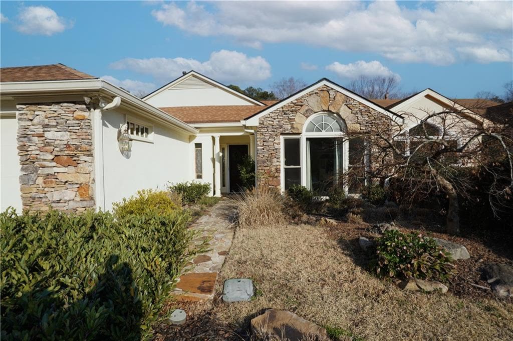 3 bedroom, 3 bathroom, 1,894 sq ft townhouse sold at 4603 Lake Village Drive, Dunwoody, GA 30338