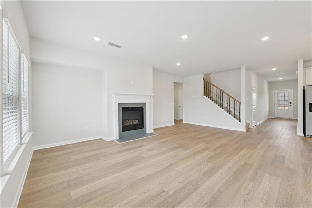 5 bedroom, 3 bathroom, 2,950 sq ft single family residence under contract at 213 Soseby Lake Lane, Grayson, GA 30017 — photo 8