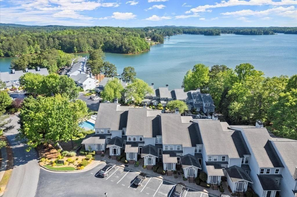 2 bedroom, 2 bathroom, 1,446 sq ft condominium for sale at 2300 Habersham Marina Road 102, Cumming, GA 30041 — photo 2