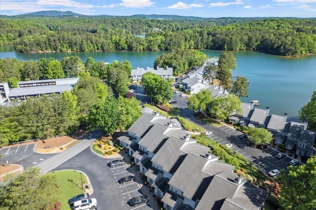 2 bedroom, 2 bathroom, 1,446 sq ft condominium for sale at 2300 Habersham Marina Road 102, Cumming, GA 30041 — photo 3