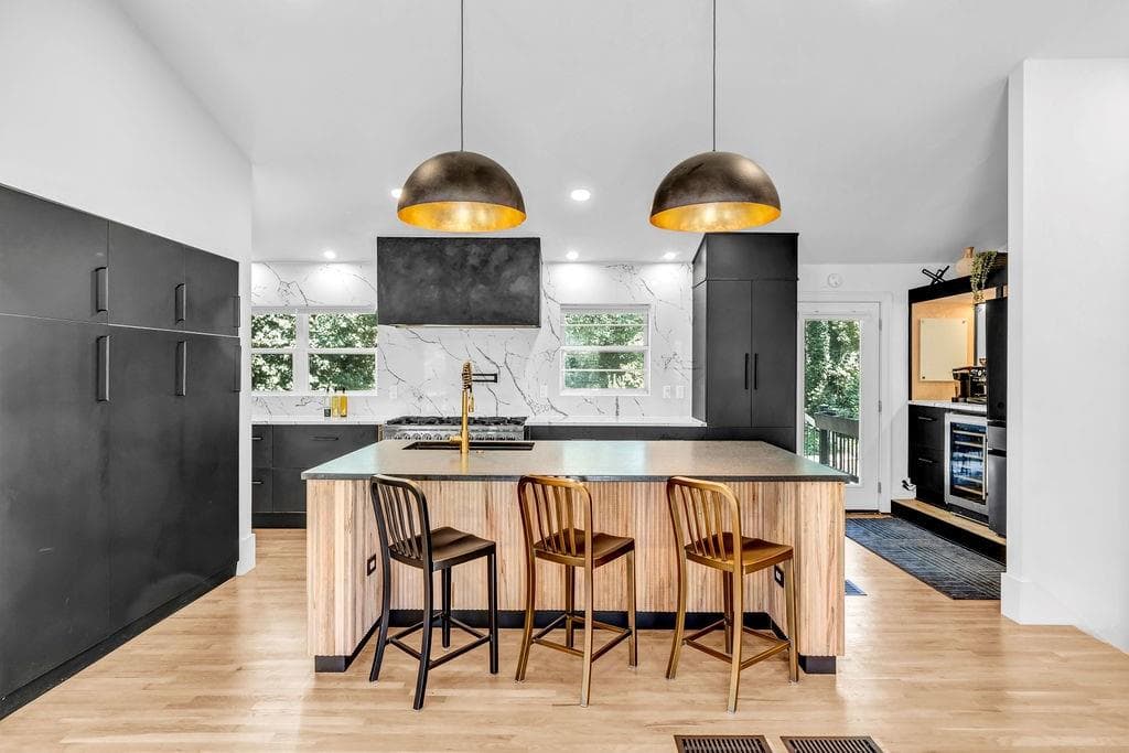 5 bedroom, 3 bathroom, 2,854 sq ft single family residence sold at 3704 Doroco Drive, Atlanta, GA 30340