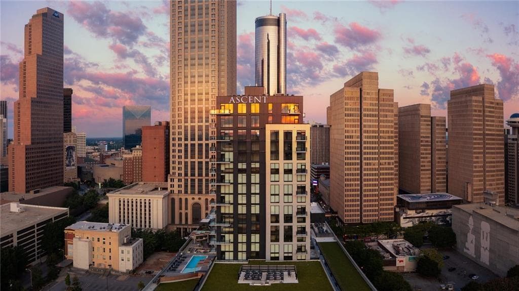2 bedroom, 2 bathroom, 1,080 sq ft apartment for rent at 161 Peachtree Center Avenue 2x2, Atlanta, GA 30312 for $2,618 a month — photo 10