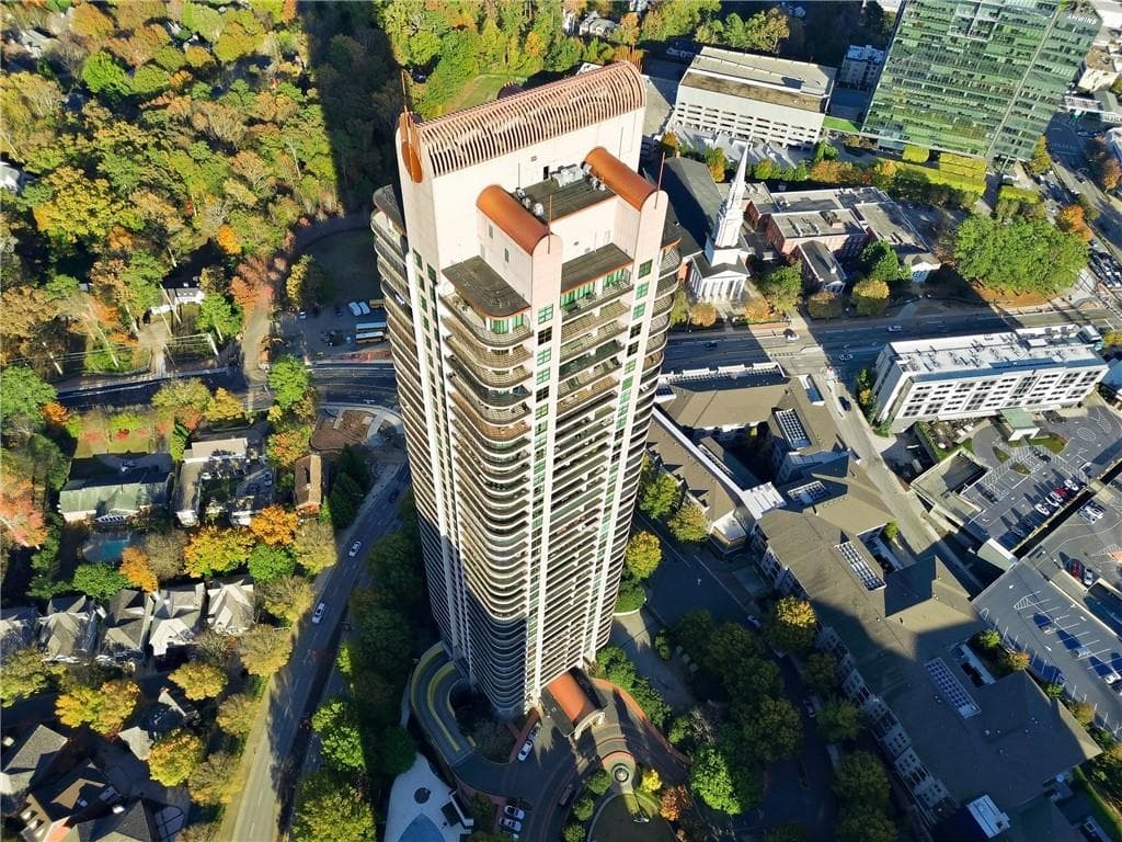 2 bedroom, 3 bathroom, 2,483 sq ft condominium sold at 750 Park Avenue 37E, Atlanta, GA 30326