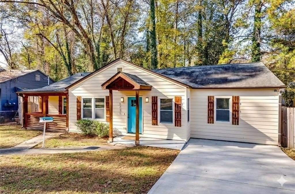 4 bedroom, 2 bathroom, 1,662 sq ft single family residence for sale at 1271 Byewood Lane, Atlanta, GA 30310