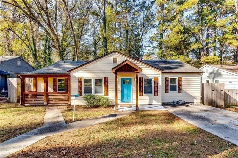 4 bedroom, 2 bathroom, 1,662 sq ft single family residence for sale at 1271 Byewood Lane, Atlanta, GA 30310 — photo 2