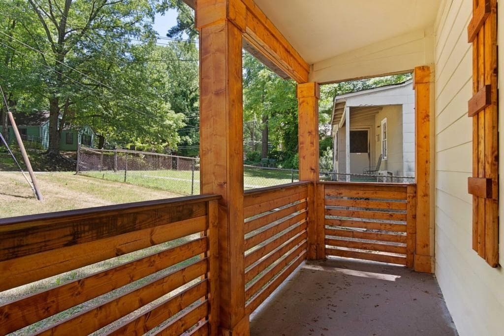 4 bedroom, 2 bathroom, 1,662 sq ft single family residence for sale at 1271 Byewood Lane, Atlanta, GA 30310 — photo 3