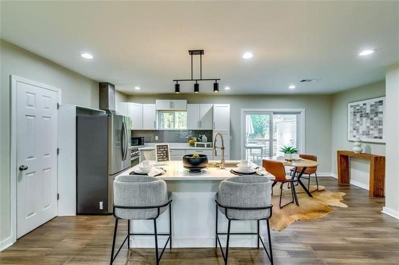 4 bedroom, 2 bathroom, 1,662 sq ft single family residence for sale at 1271 Byewood Lane, Atlanta, GA 30310 — photo 4
