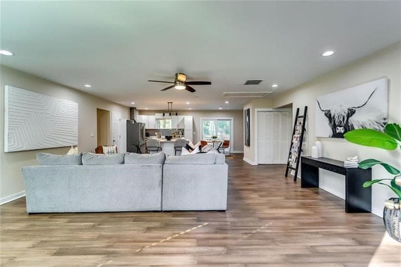 4 bedroom, 2 bathroom, 1,662 sq ft single family residence for sale at 1271 Byewood Lane, Atlanta, GA 30310 — photo 6