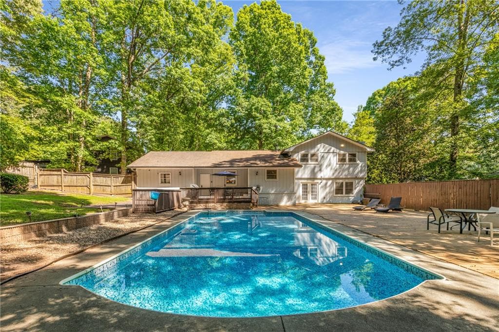 4 bedroom, 4 bathroom, 2,533 sq ft single family residence for sale at 3307 Pointe Bleue Court, Decatur, GA 30034 — photo 2