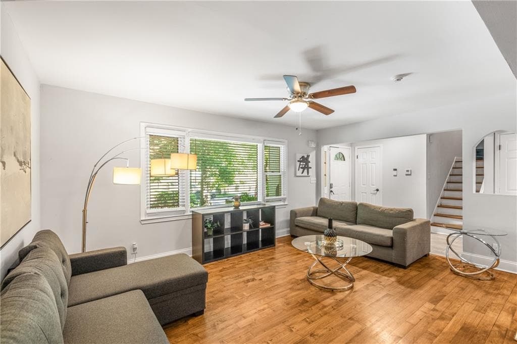 4 bedroom, 4 bathroom, 2,533 sq ft single family residence for sale at 3307 Pointe Bleue Court, Decatur, GA 30034 — photo 5