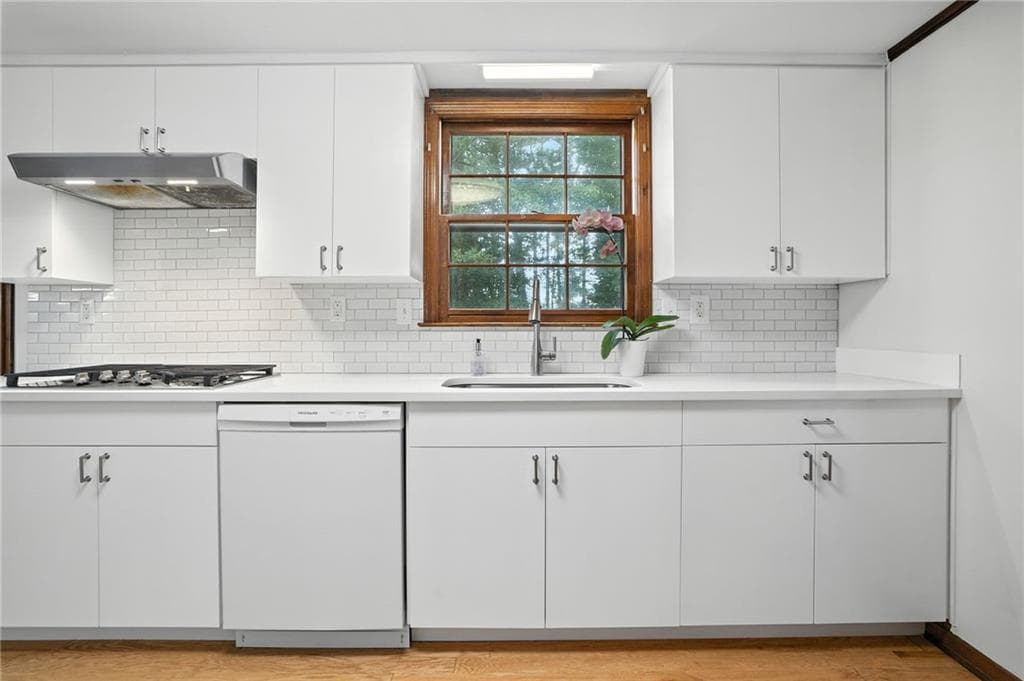 4 bedroom, 5 bathroom, 3,912 sq ft single family residence under contract at 2416 Norwich Lane, Tucker, GA 30084 — photo 3