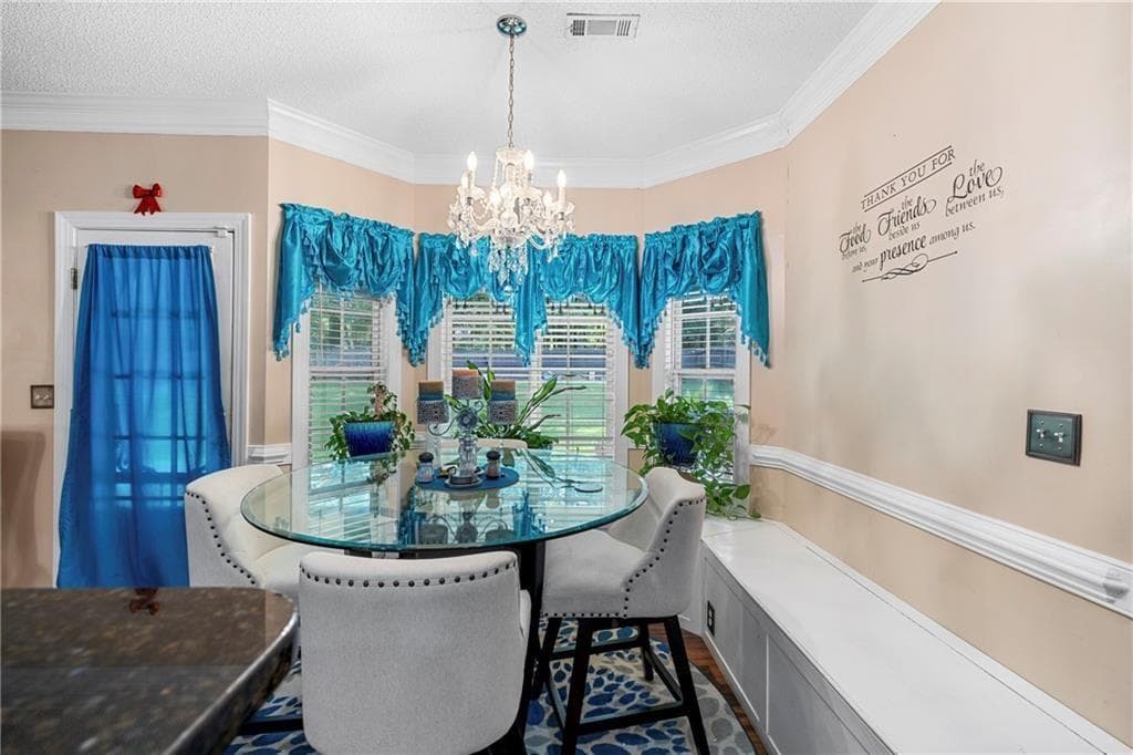 5 bedroom, 3 bathroom, 2,829 sq ft single family residence for sale at 2104 Crest Wood Drive, Conyers, GA 30094 — photo 8