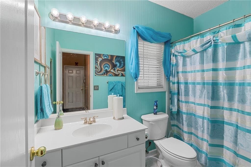 5 bedroom, 3 bathroom, 2,829 sq ft single family residence for sale at 2104 Crest Wood Drive, Conyers, GA 30094 — photo 9
