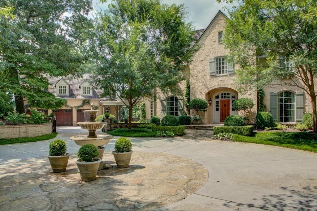7 bedroom, 9 bathroom, 10,037 sq ft single family residence sold at 1005 Heards Ferry Road, Sandy Springs, GA 30328
