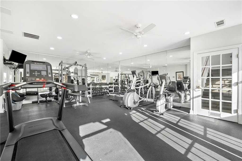 5 bedroom, 4 bathroom, 2,359 sq ft townhouse for sale at 3669 Chattahoochee Summit Drive 17, Atlanta, GA 30339 — photo 6