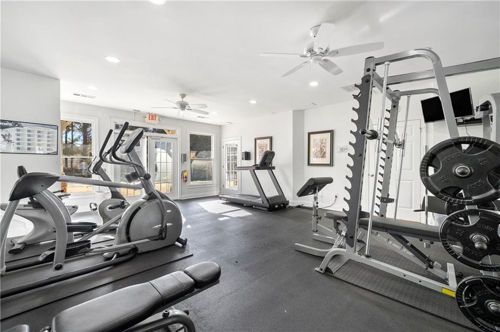 5 bedroom, 4 bathroom, 2,359 sq ft townhouse for sale at 3669 Chattahoochee Summit Drive 17, Atlanta, GA 30339 — photo 7
