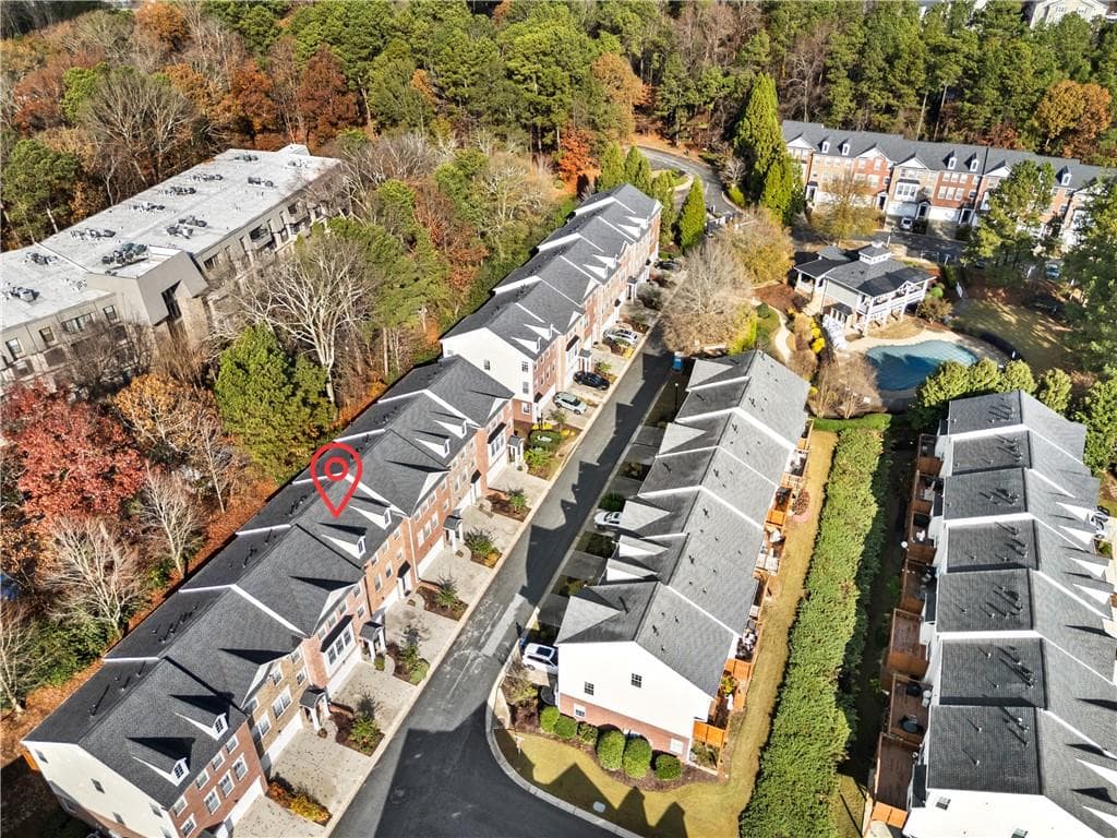 5 bedroom, 4 bathroom, 2,359 sq ft townhouse for sale at 3669 Chattahoochee Summit Drive 17, Atlanta, GA 30339 — photo 8