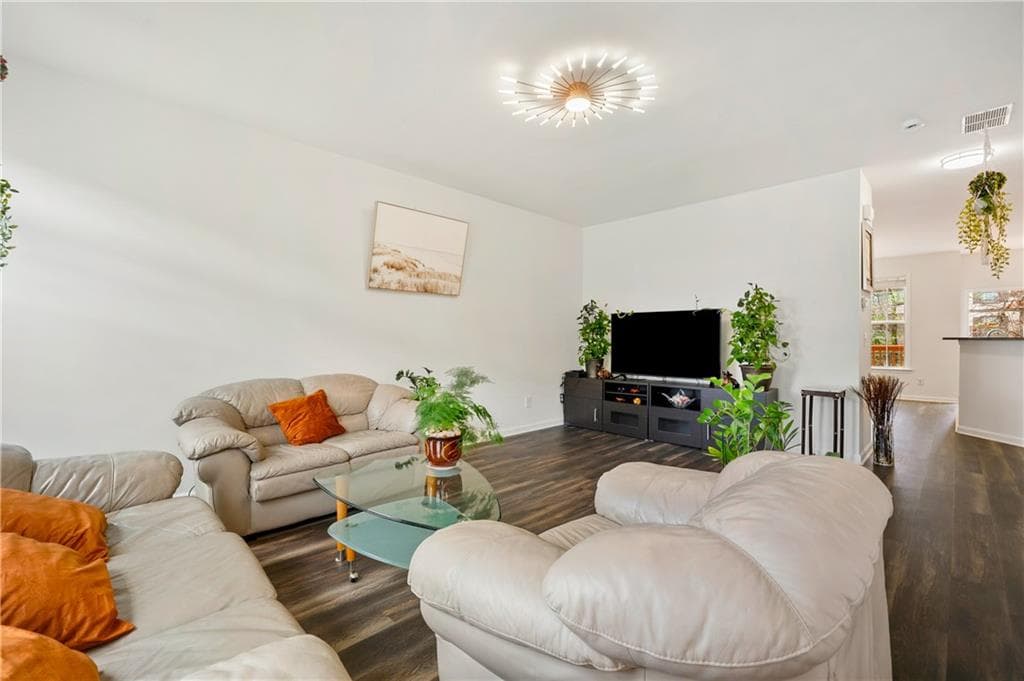 5 bedroom, 4 bathroom, 2,359 sq ft townhouse for sale at 3669 Chattahoochee Summit Drive 17, Atlanta, GA 30339 — photo 10