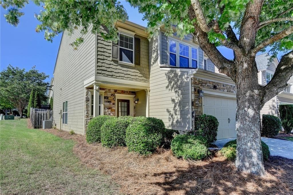 4 bedroom, 3 bathroom, 2,226 sq ft single family residence under contract at 2505 Thackery Court, Cumming, GA 30041 — photo 3