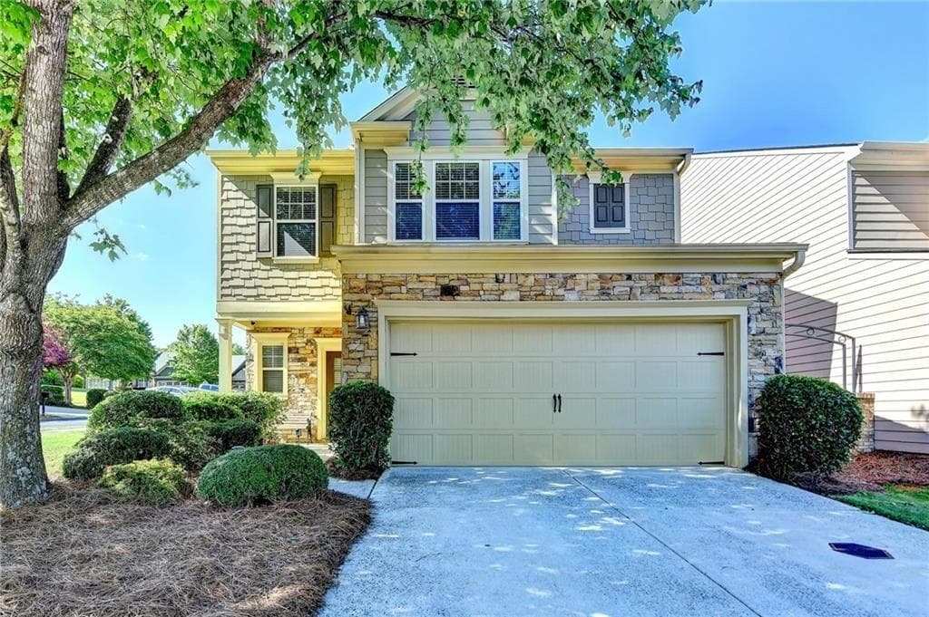 4 bedroom, 3 bathroom, 2,226 sq ft single family residence under contract at 2505 Thackery Court, Cumming, GA 30041 — photo 4