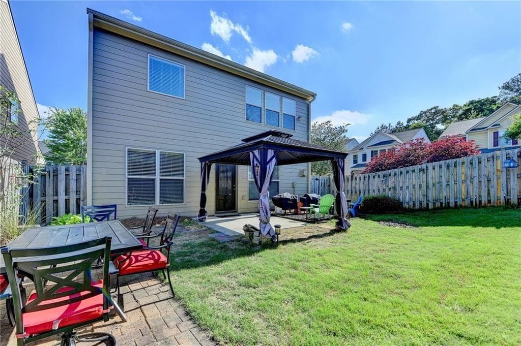 4 bedroom, 3 bathroom, 2,226 sq ft single family residence under contract at 2505 Thackery Court, Cumming, GA 30041 — photo 10