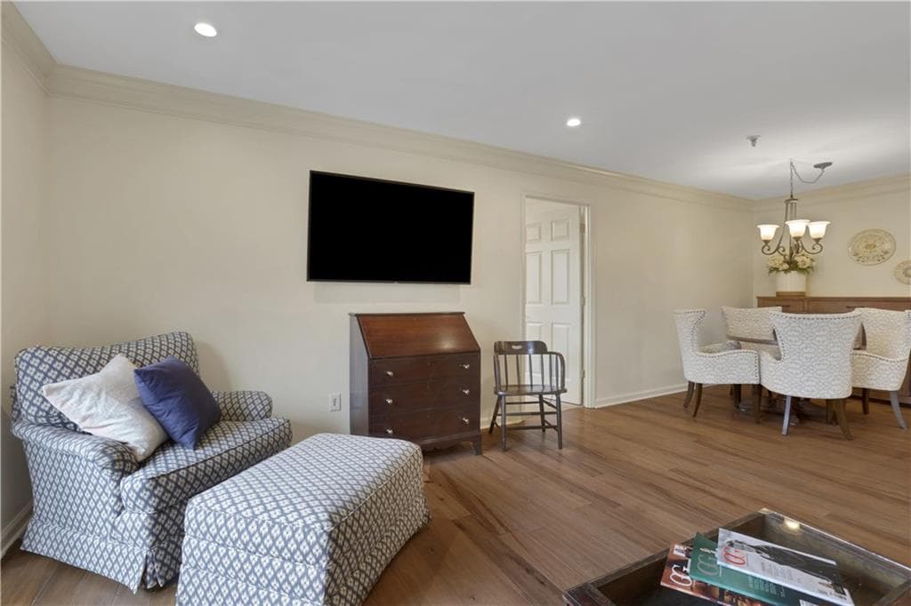 2 bedroom, 2 bathroom, 1,070 sq ft condominium for sale at 300 Johnson Ferry Road B206, Sandy Springs, GA 30328 — photo 6