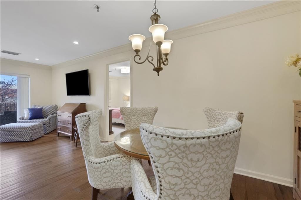 2 bedroom, 2 bathroom, 1,070 sq ft condominium for sale at 300 Johnson Ferry Road B206, Sandy Springs, GA 30328 — photo 9
