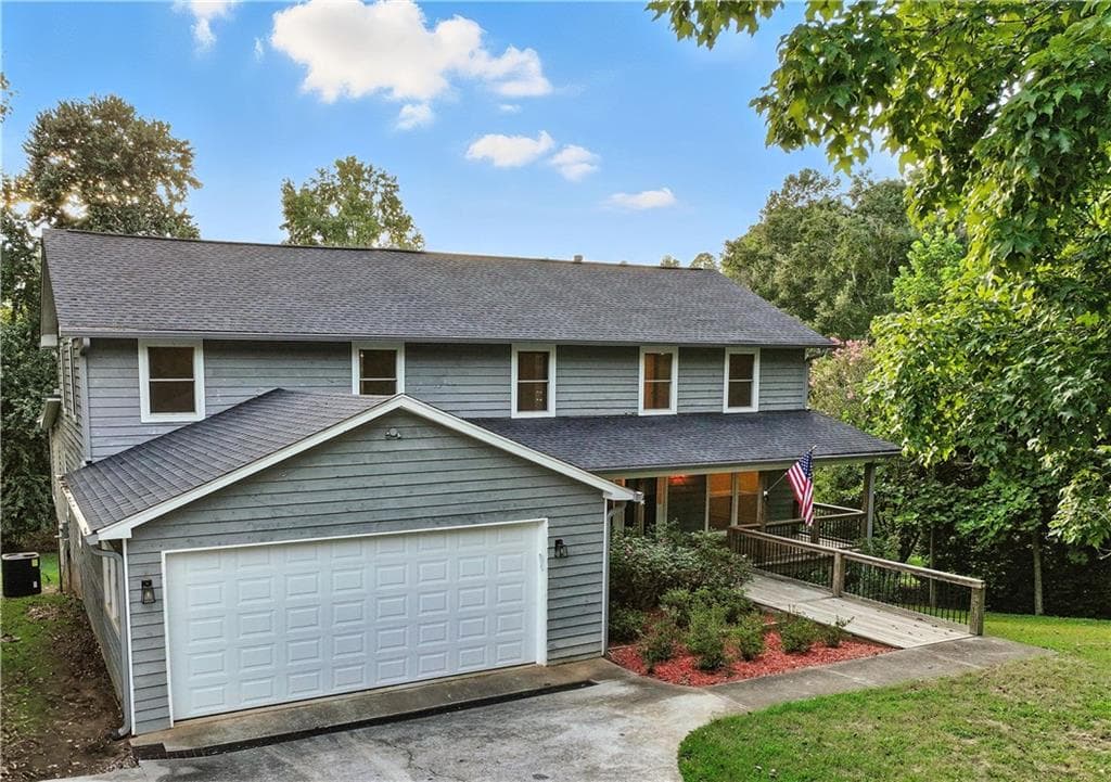 5 bedroom, 5 bathroom, 5,144 sq ft single family residence for sale at 3235 Clarks Bridge Road, Gainesville, GA 30506 — photo 3