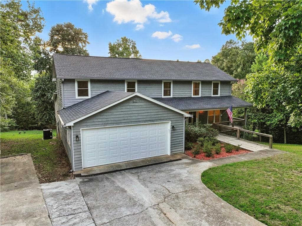 5 bedroom, 5 bathroom, 5,144 sq ft single family residence for sale at 3235 Clarks Bridge Road, Gainesville, GA 30506 — photo 4