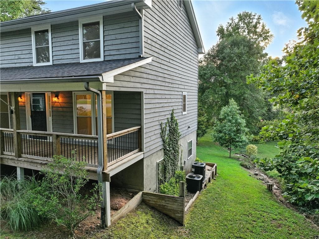 5 bedroom, 5 bathroom, 5,144 sq ft single family residence for sale at 3235 Clarks Bridge Road, Gainesville, GA 30506 — photo 5