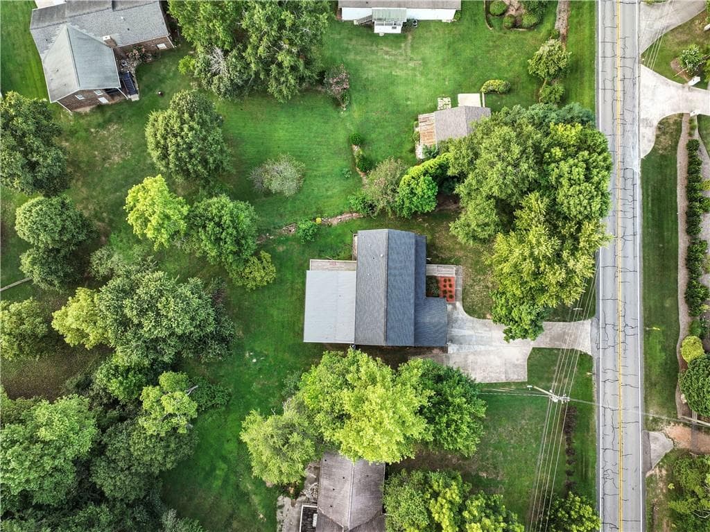 5 bedroom, 5 bathroom, 5,144 sq ft single family residence for sale at 3235 Clarks Bridge Road, Gainesville, GA 30506 — photo 6
