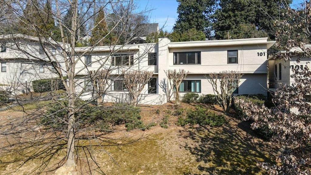 2 bedroom, 1 bathroom, 830 sq ft condominium for sale at 101 Ardmore Place 3, Atlanta, GA 30309 — photo 1 of 24