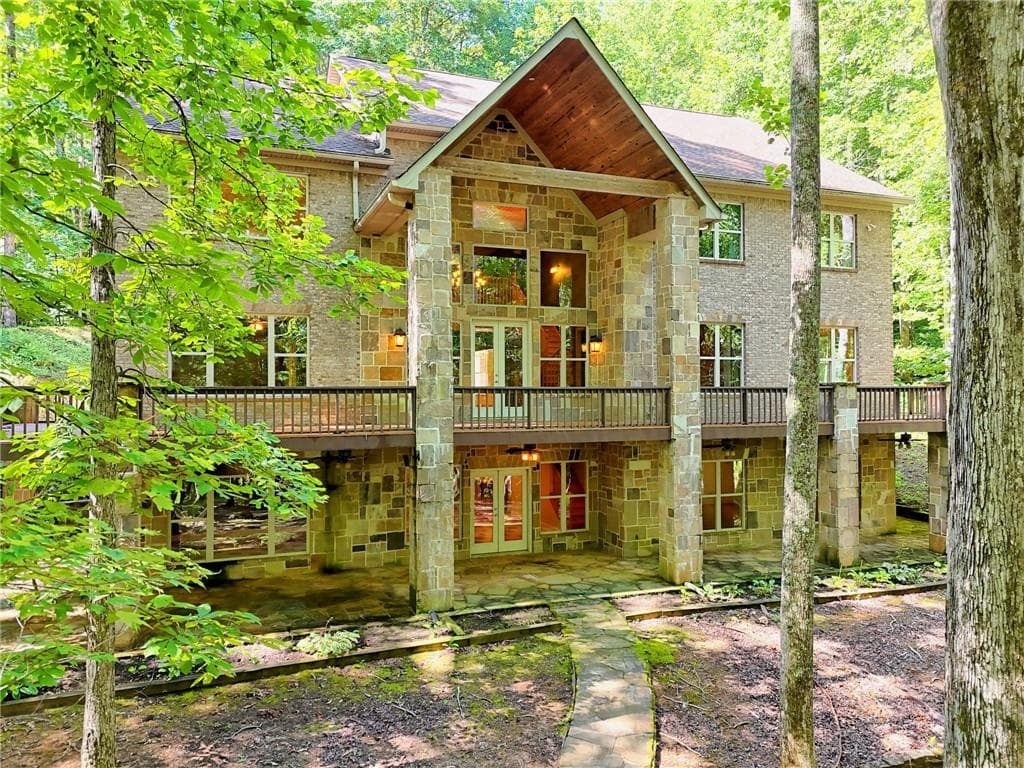 6 bedroom, 4 bathroom, 7,264 sq ft single family residence for sale at 876 WHITETAIL Trail, Clayton, GA 30525