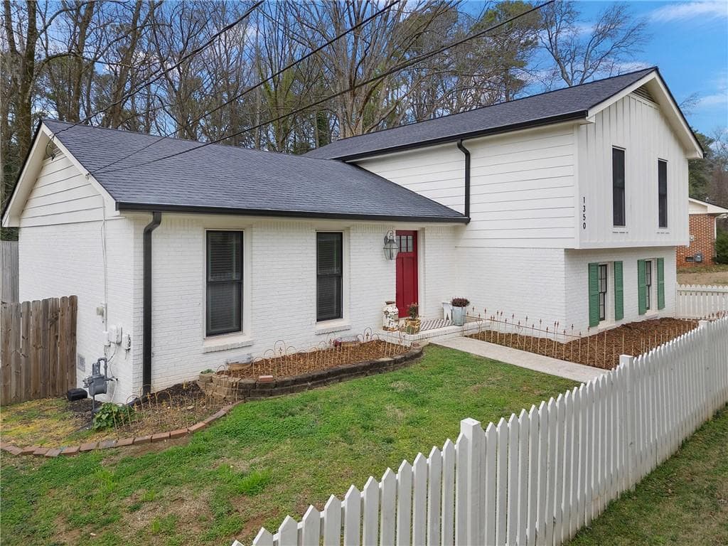 3 bedroom, 2 bathroom, 1,832 sq ft single family residence sold at 1350 Sanden Ferry Drive, Decatur, GA 30033