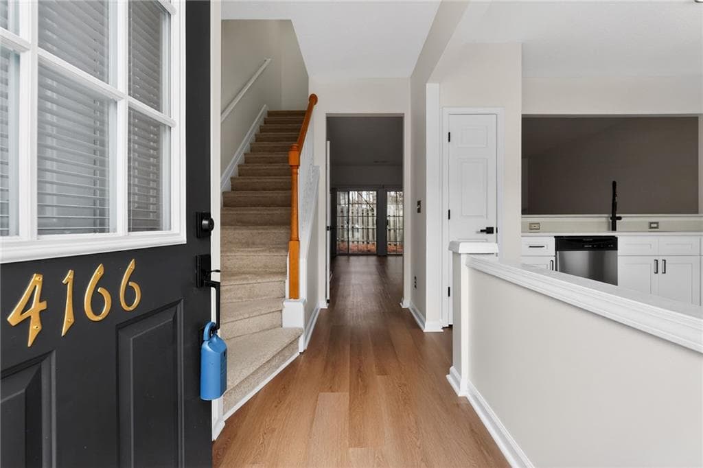 3 bedroom, 3 bathroom, 1,428 sq ft townhouse under contract at 4166 Howell Park Road, Duluth, GA 30096 — photo 2