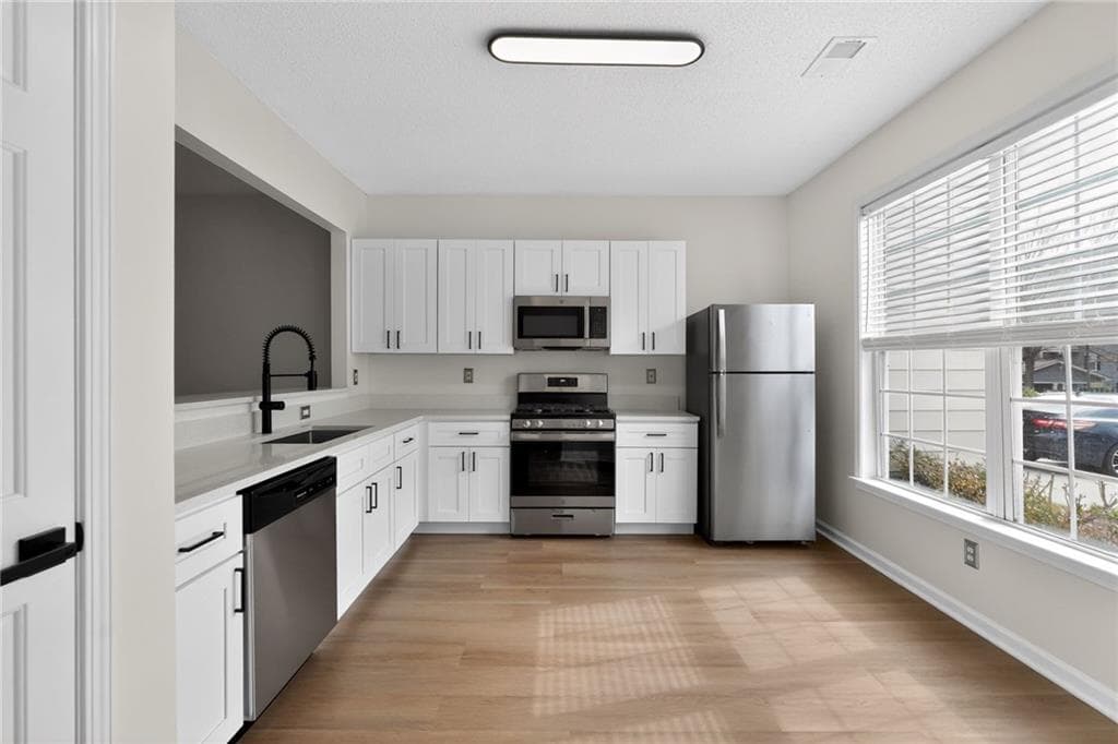 3 bedroom, 3 bathroom, 1,428 sq ft townhouse under contract at 4166 Howell Park Road, Duluth, GA 30096 — photo 6