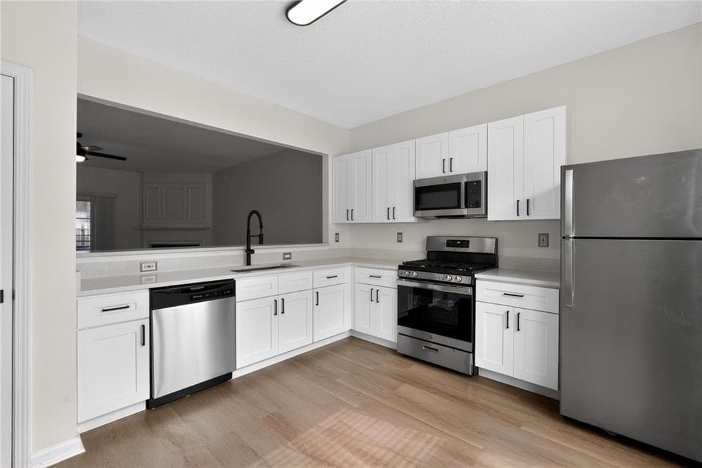 3 bedroom, 3 bathroom, 1,428 sq ft townhouse under contract at 4166 Howell Park Road, Duluth, GA 30096 — photo 7