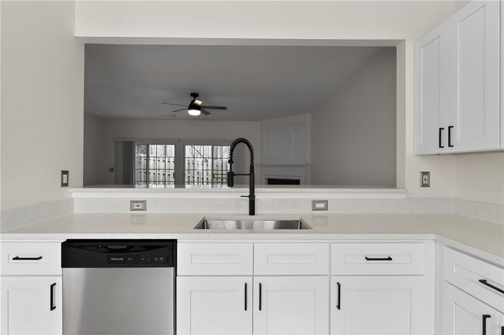 3 bedroom, 3 bathroom, 1,428 sq ft townhouse under contract at 4166 Howell Park Road, Duluth, GA 30096 — photo 9
