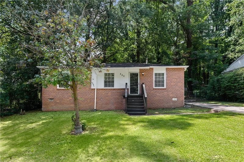3 bedroom, 1 bathroom, 1,000 sq ft single family residence sold at 305 Banberry Drive, Atlanta, GA 30315