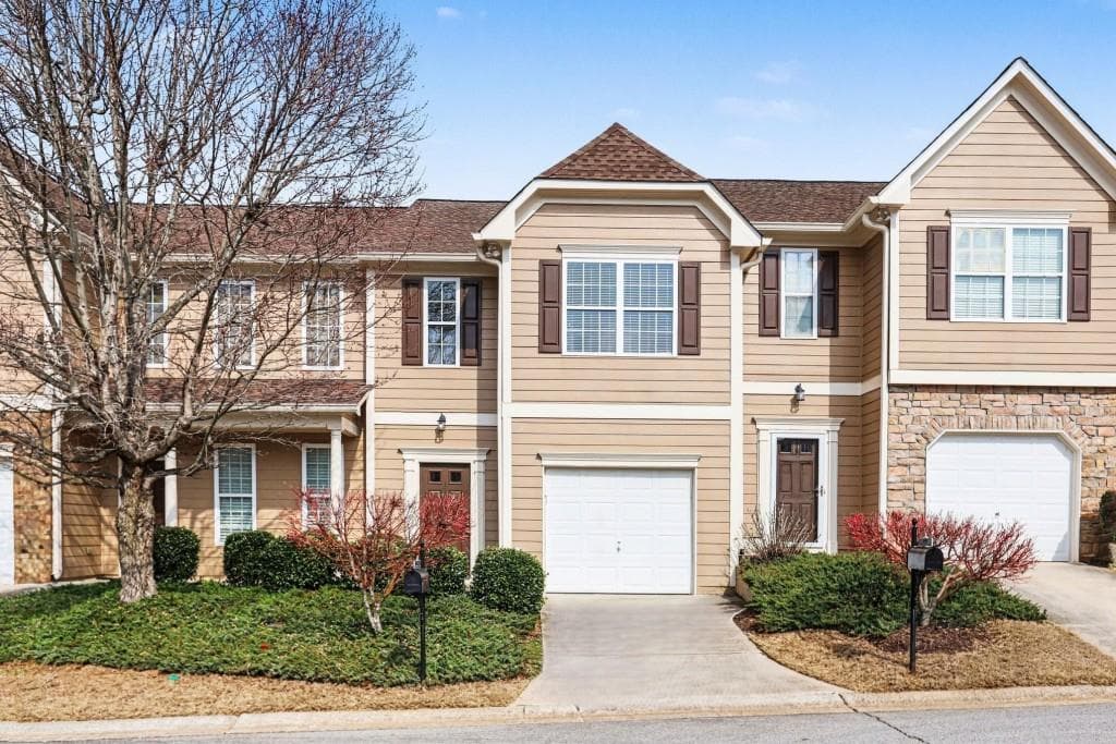 6632 Splashwater Drive, Flowery Branch, GA 30542 — most recent listing photo